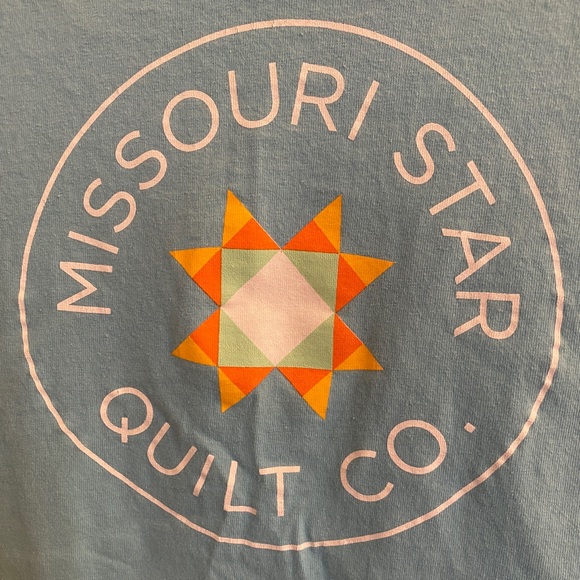 Gildan Women’s Small Missouri Star Quilt Co. t-shirt - Picture 2 of 3
